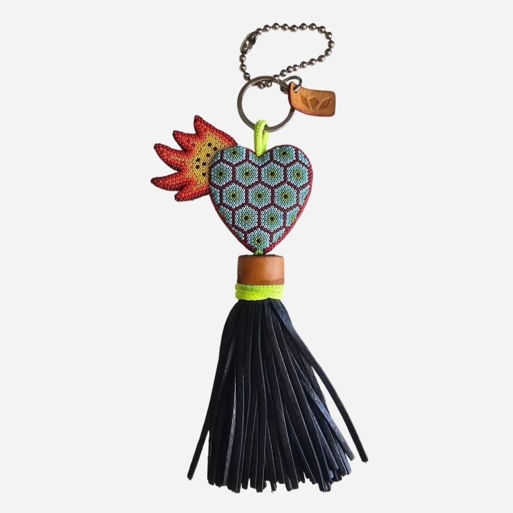 Consuela Deseo Charm